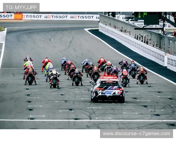 MotoGP赛季最新动态 争夺冠军激烈进行 各车队备战新赛季战术更新