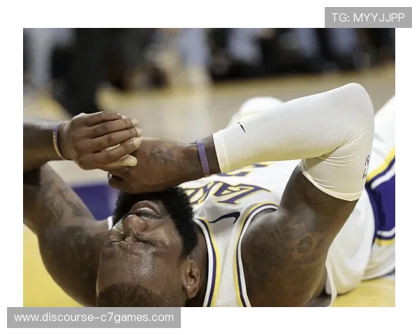 湖人队惊险逆转对手 上演精彩比分大战 全场高光时刻回顾